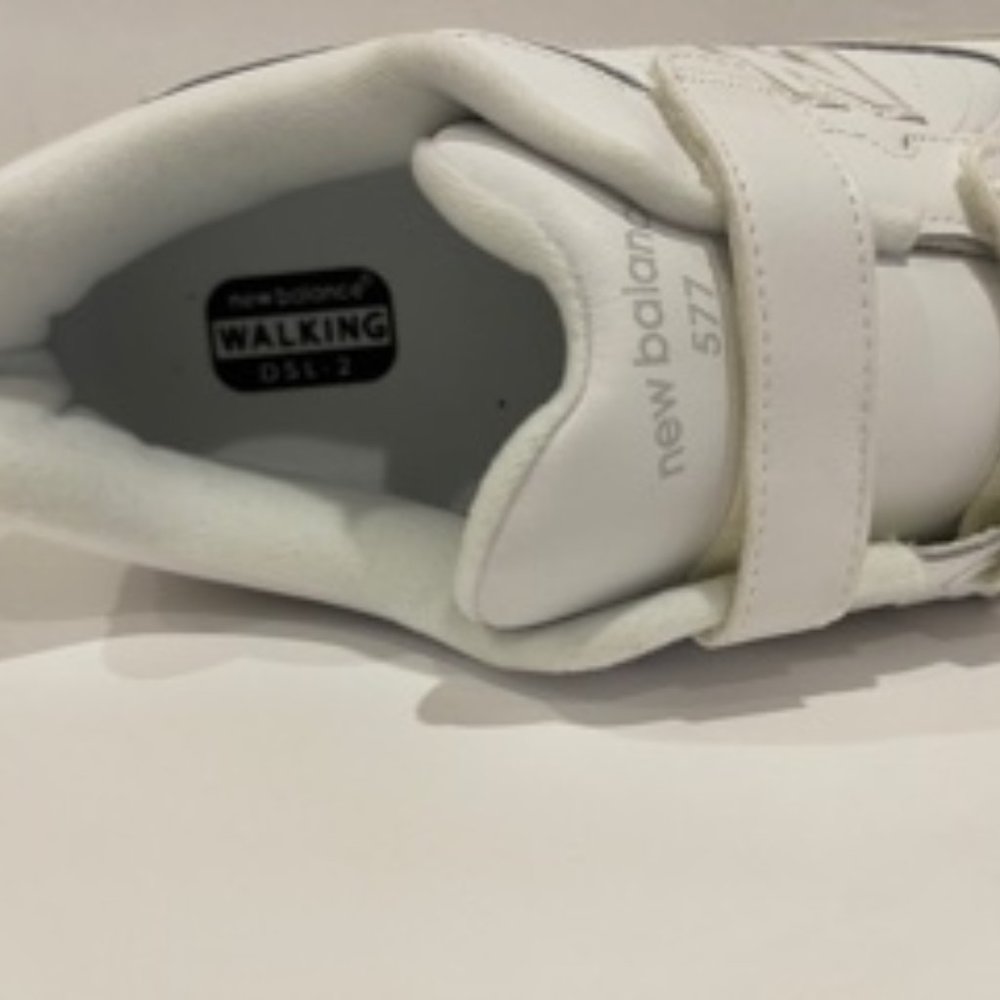 **SOLd** New Balance 577 Low Top Walking Shoe - Picture 3 of 7